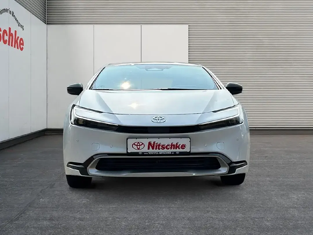 Toyota Prius PHEV Executive - Thumbnail 8