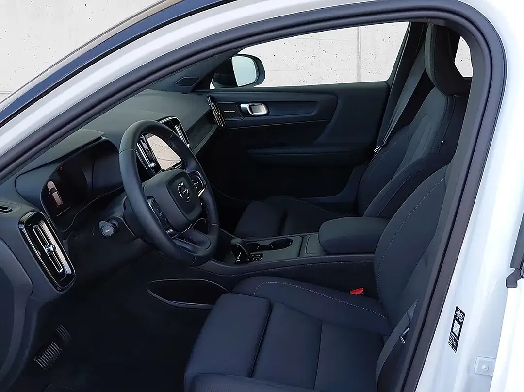 Volvo EX40 Single Motor Extended Range Plus Dark - Thumbnail 7