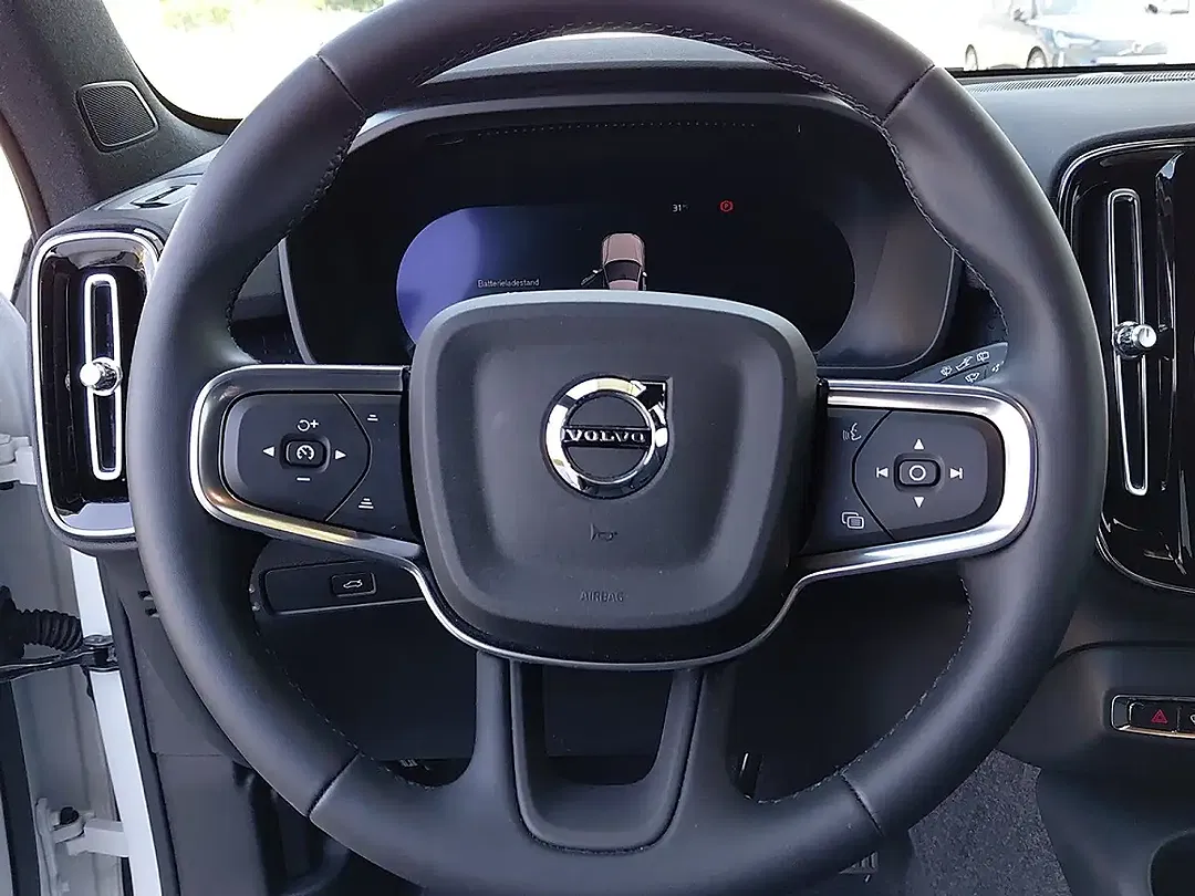 Volvo EX40 Single Motor Extended Range Plus Dark - Thumbnail 9