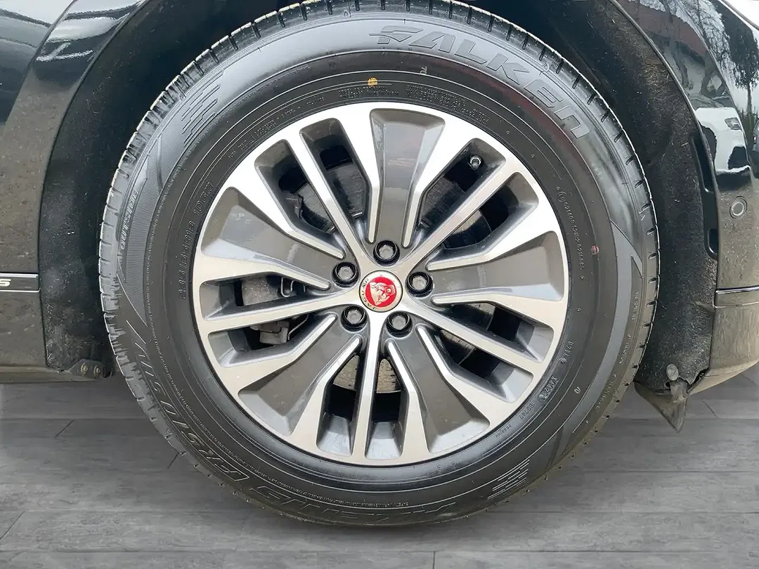 Jaguar I-Pace EV 4x4 Edition - Thumbnail 6
