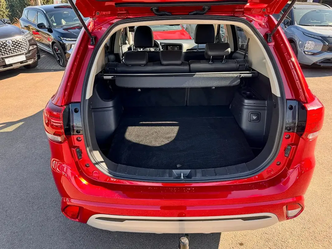 Mitsubishi Outlander PHEV - Thumbnail 11