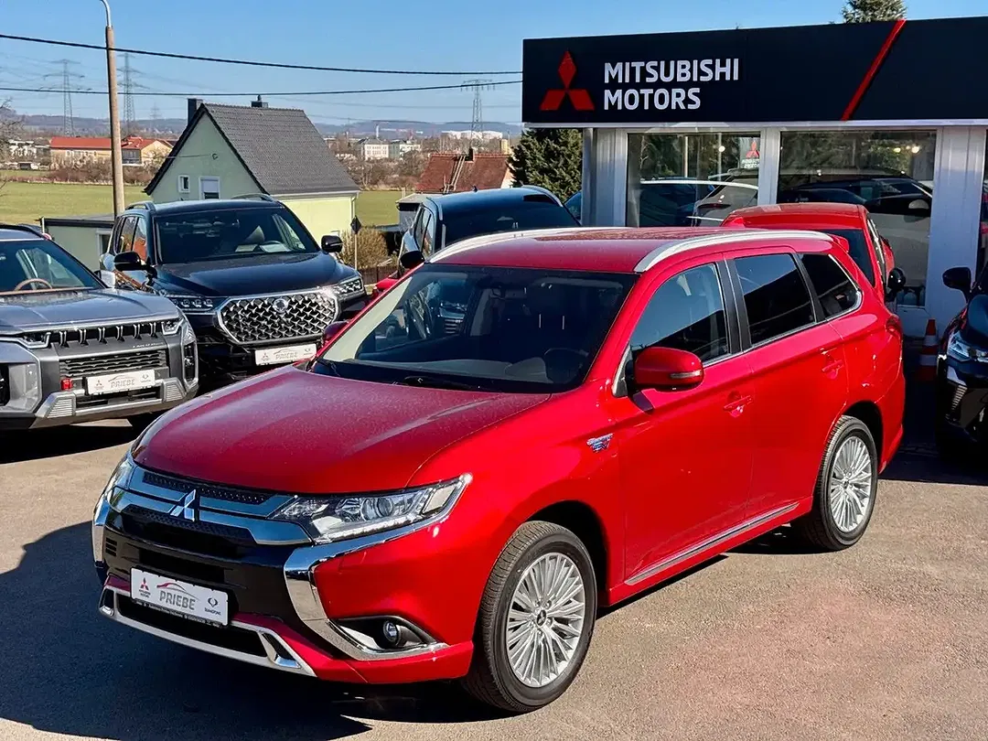 Mitsubishi Outlander PHEV - Thumbnail 5
