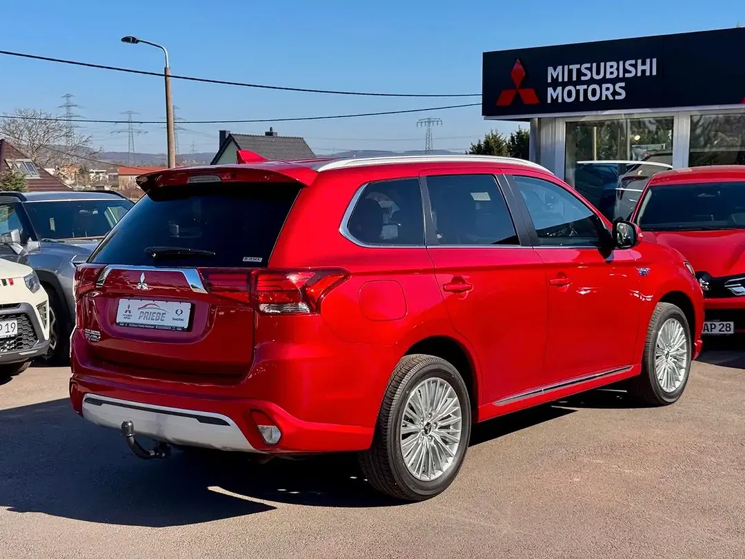 Mitsubishi Outlander PHEV - Thumbnail 7