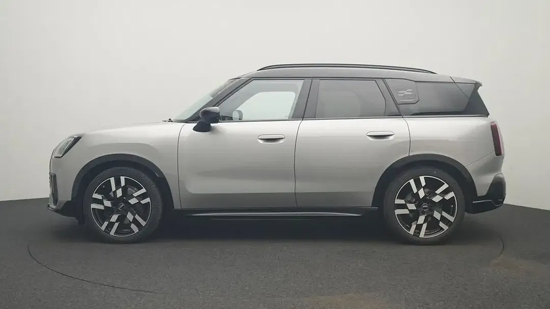 MINI Countryman SE All4 JCW Trim - Thumbnail 2