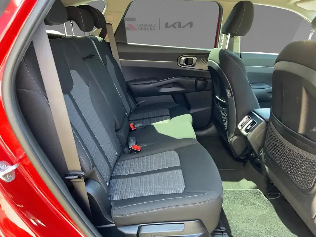 Kia Sorento 1.6 PHEV AMT AWD Vision - Thumbnail 11