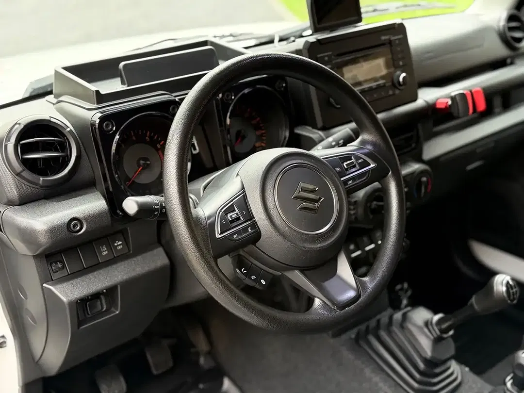 Suzuki Jimny AllGrip Comfort - Thumbnail 21