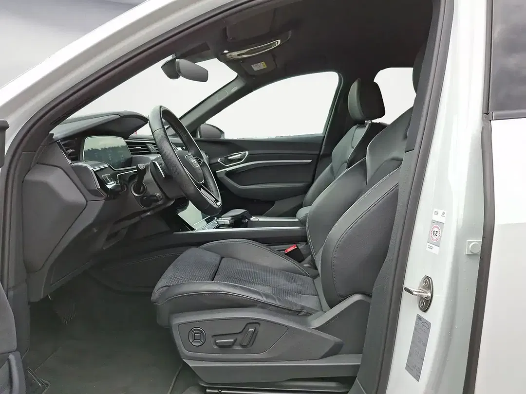 Audi e-tron 55 quattro S line - Thumbnail 9