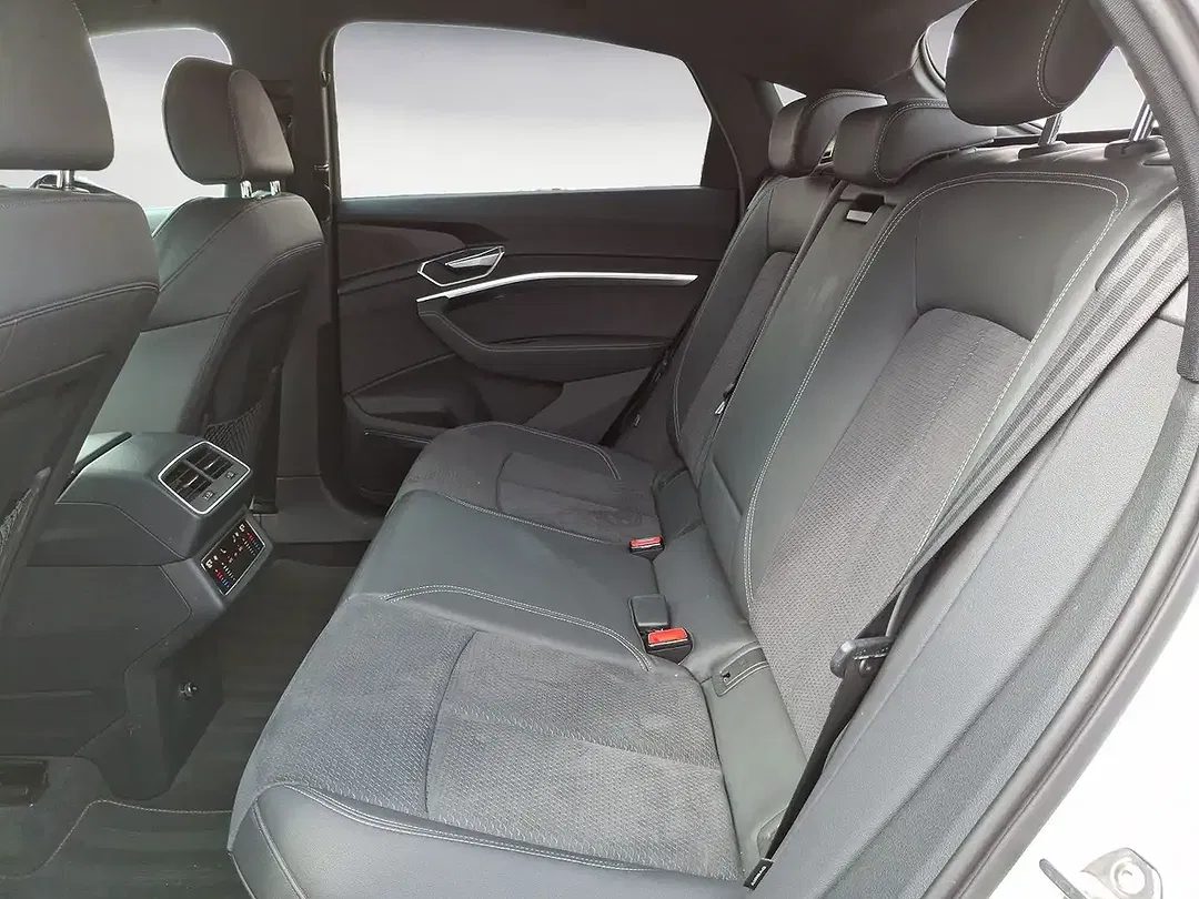 Audi e-tron 55 quattro S line - Thumbnail 13