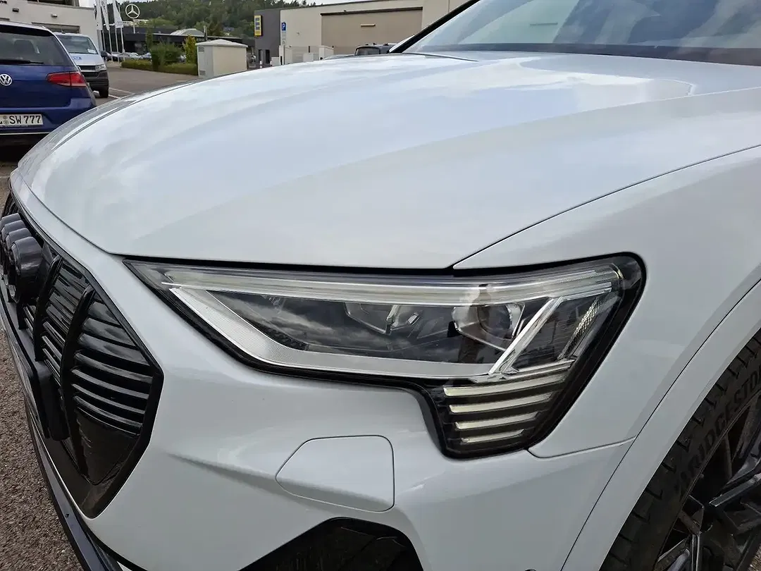 Audi e-tron 55 quattro S line - Thumbnail 8