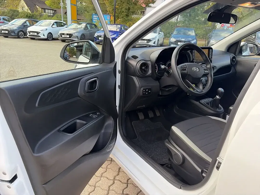 Hyundai i10 Edition 30 - Thumbnail 13