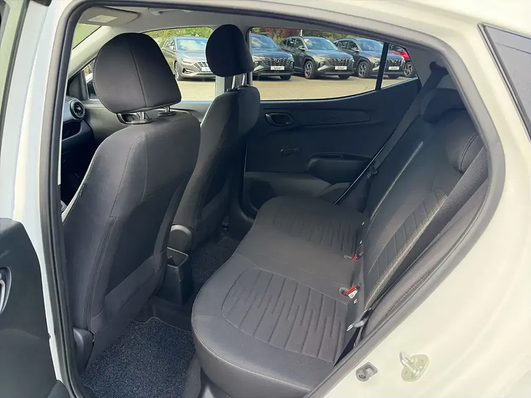 Hyundai i10 Edition 30 - Thumbnail 9