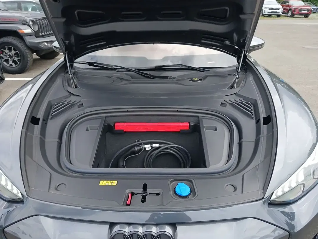 Audi e-tron GT - Thumbnail 11