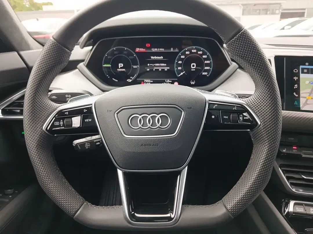 Audi e-tron GT - Thumbnail 12
