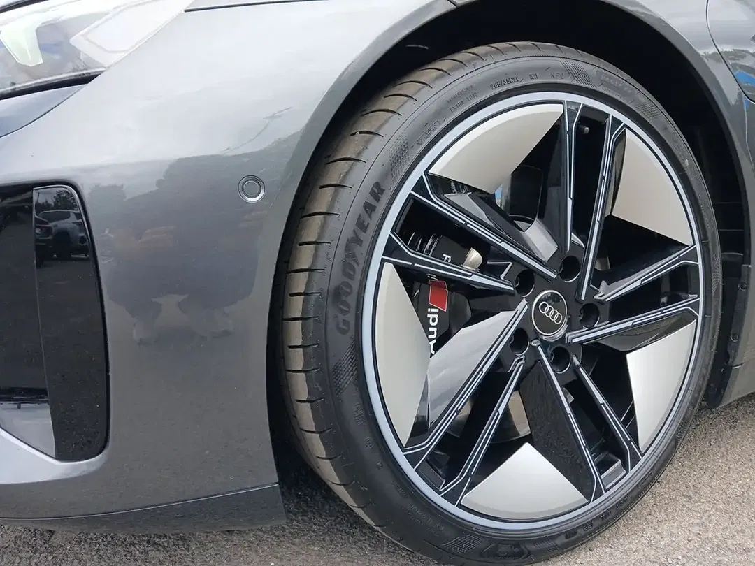 Audi e-tron GT - Thumbnail 6