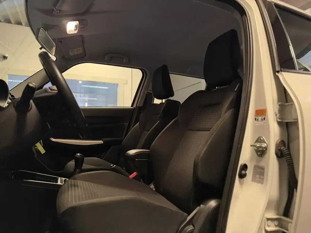 Suzuki Swift 1.2 - Thumbnail 25