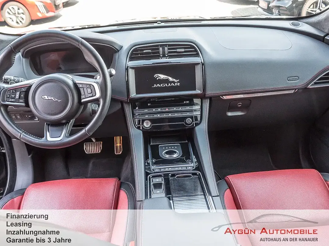 Jaguar F-Pace 25t 4x4 Chequered Flag - Thumbnail 11