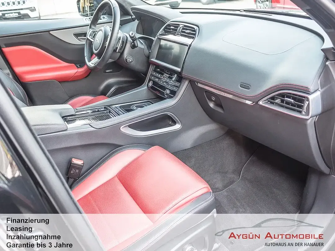 Jaguar F-Pace 25t 4x4 Chequered Flag - Thumbnail 13