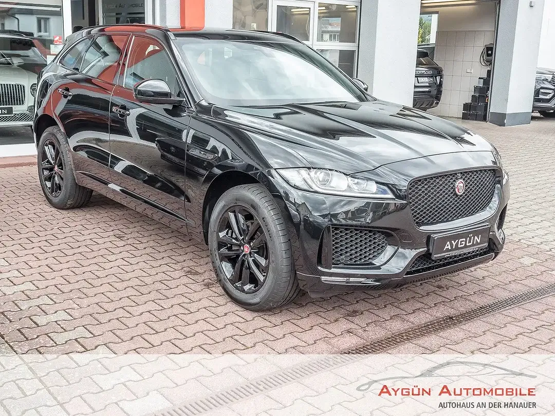 Jaguar F-Pace 25t 4x4 Chequered Flag - Thumbnail 4