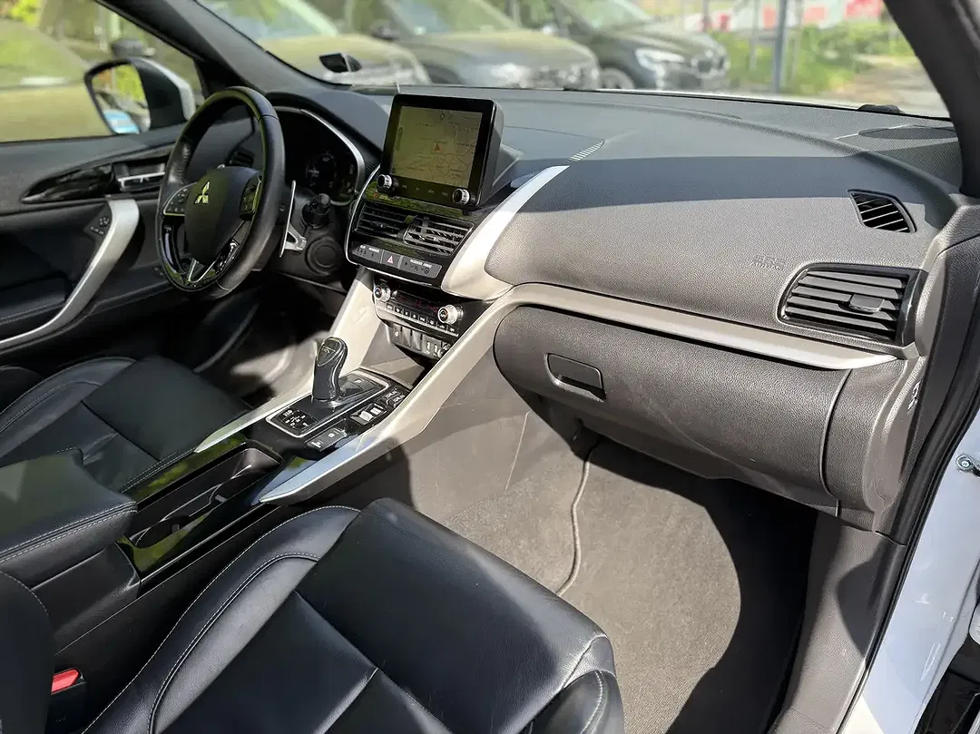 Mitsubishi Eclipse Cross Hybrid 4WD Top - Thumbnail 10