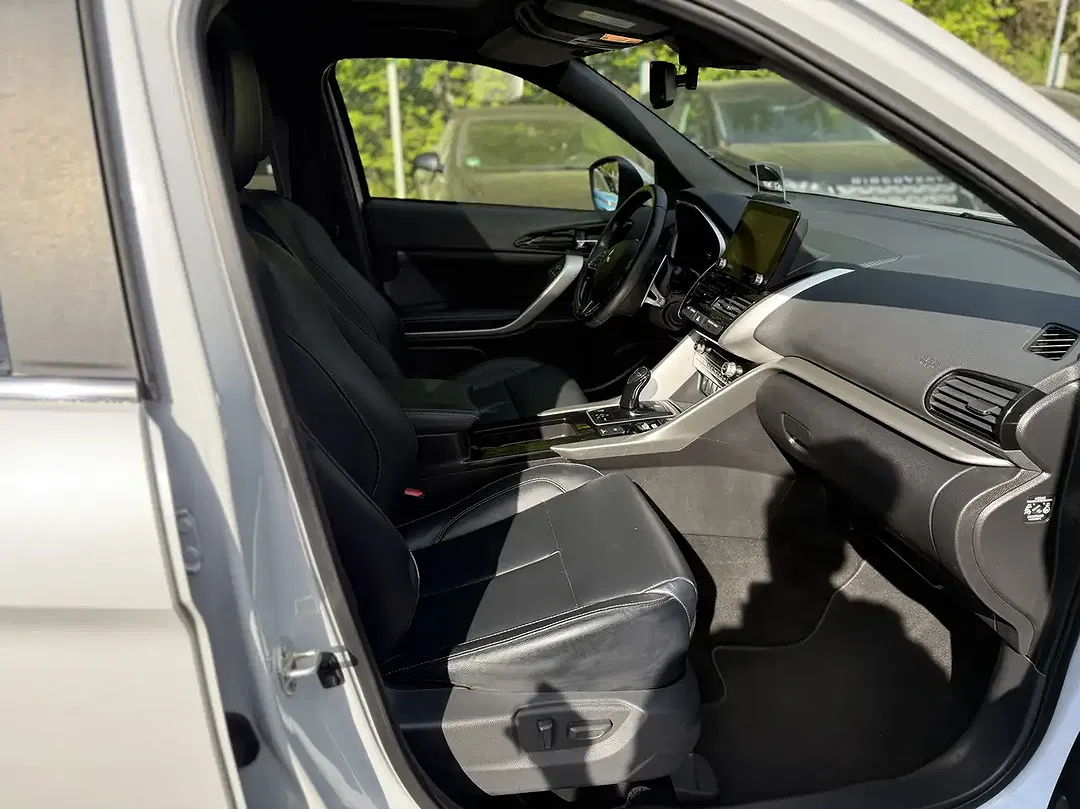 Mitsubishi Eclipse Cross Hybrid 4WD Top - Thumbnail 11
