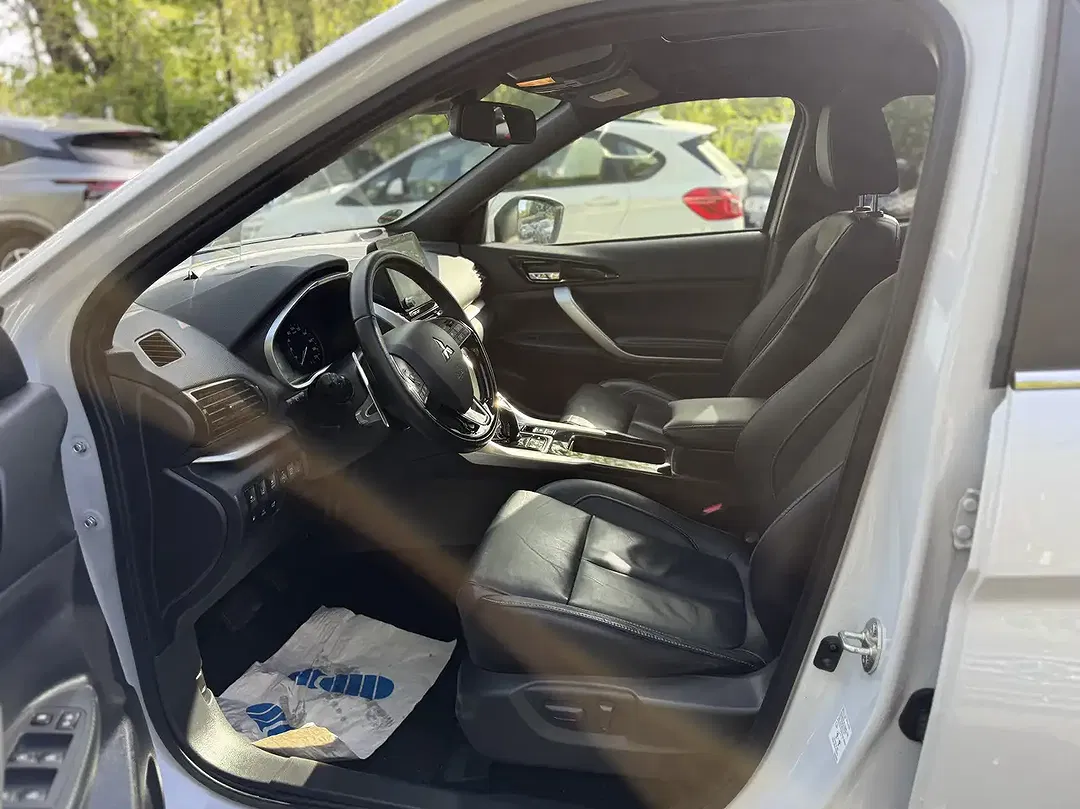Mitsubishi Eclipse Cross Hybrid 4WD Top - Thumbnail 13