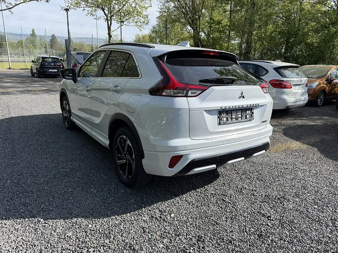 Mitsubishi Eclipse Cross Hybrid 4WD Top - Thumbnail 3