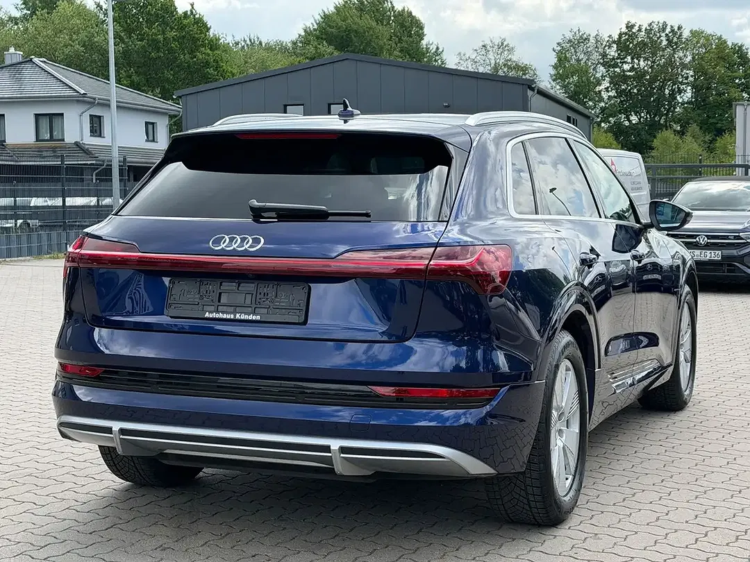 Audi e-tron 50 quattro S line - Thumbnail 4