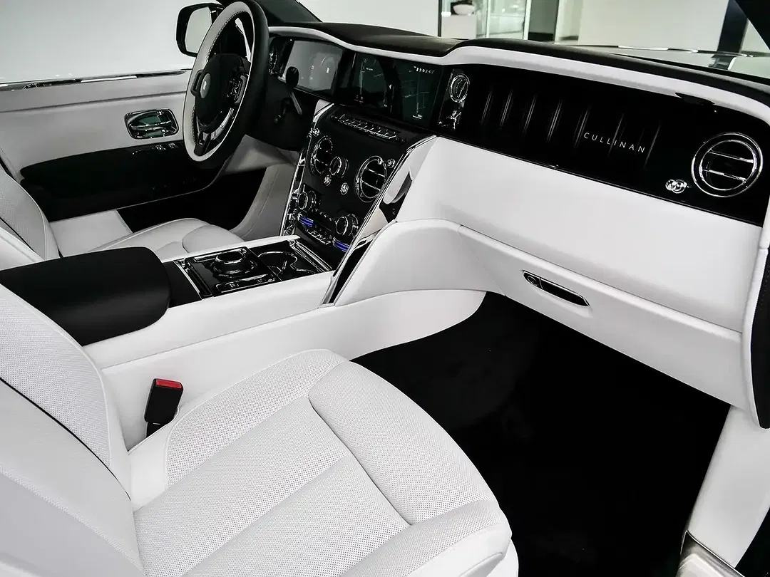 Rolls-Royce Cullinan - Thumbnail 12