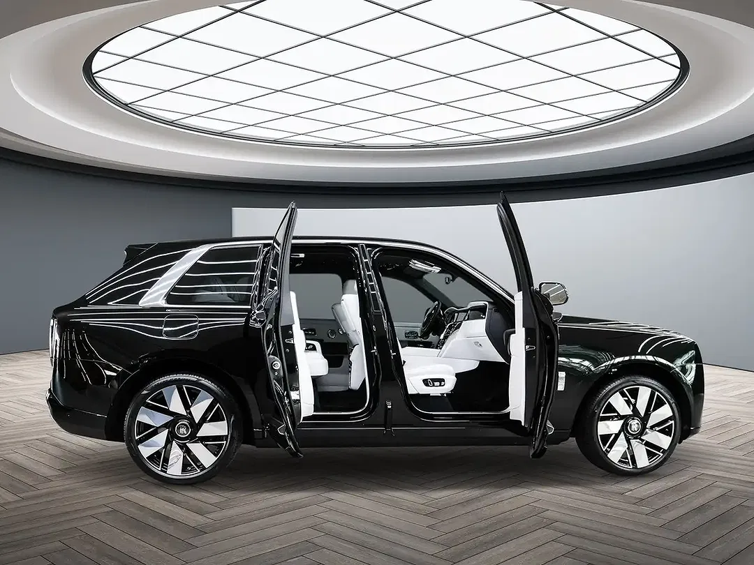 Rolls-Royce Cullinan - Thumbnail 4