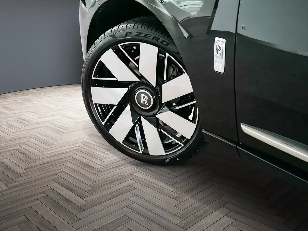 Rolls-Royce Cullinan - Thumbnail 7