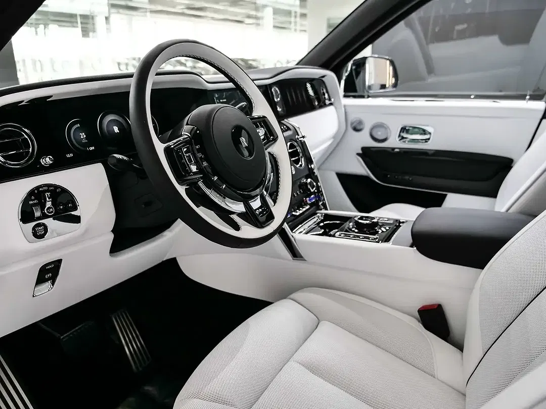 Rolls-Royce Cullinan - Thumbnail 9