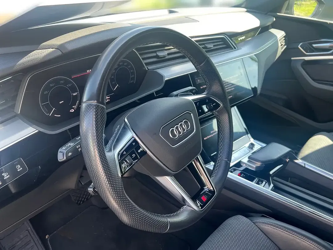 Audi e-tron 50 quattro S line plus - Thumbnail 8