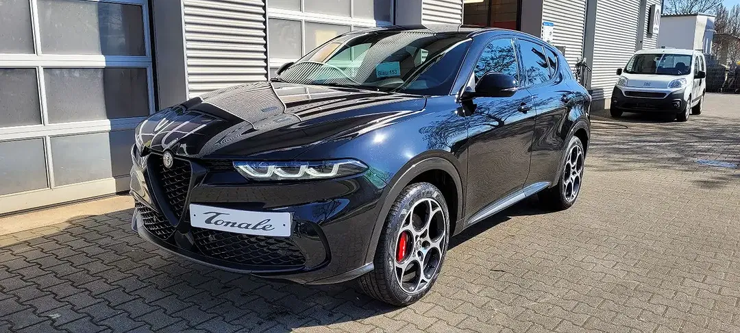 Alfa Romeo Tonale PHEV 4x4 Veloce - Thumbnail 1