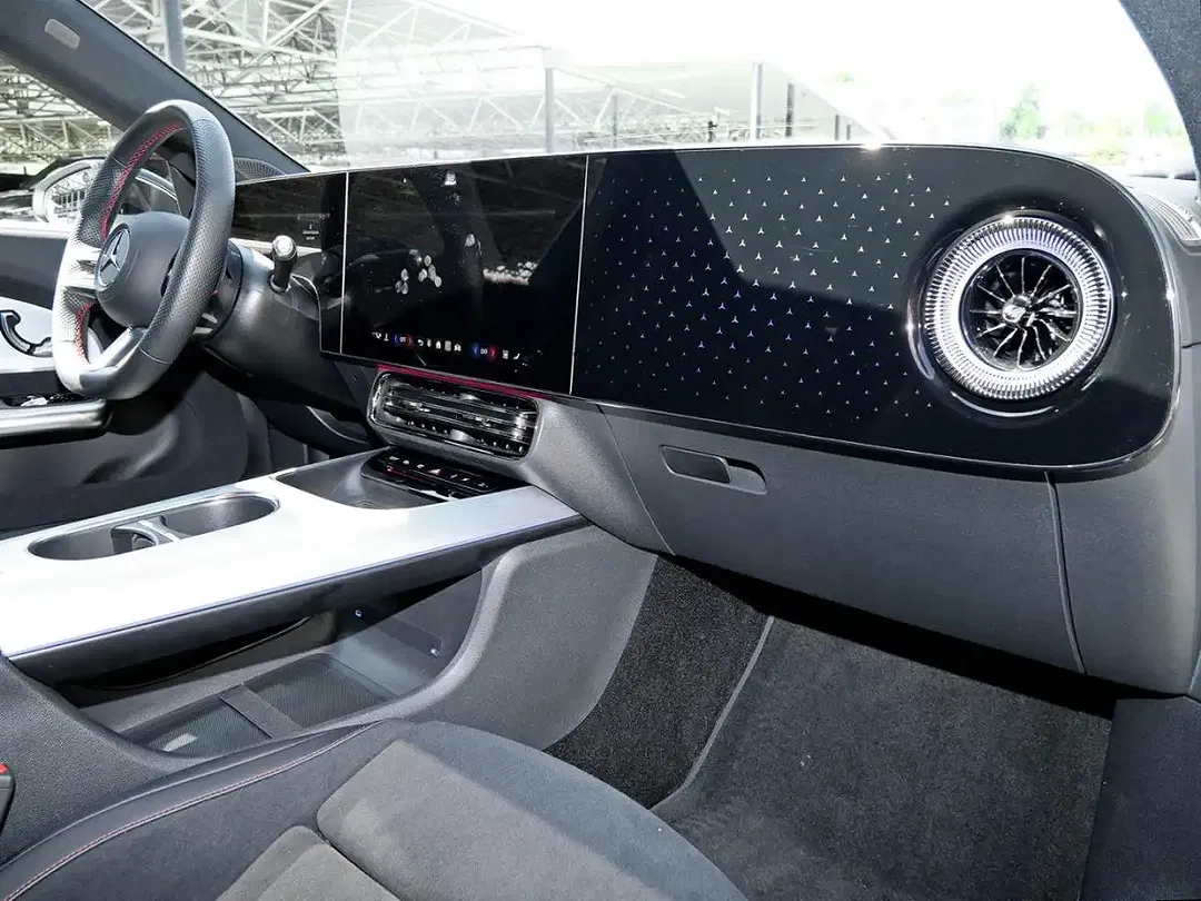 Mercedes-Benz CLA 350 4MATIC AMG Night - Thumbnail 8