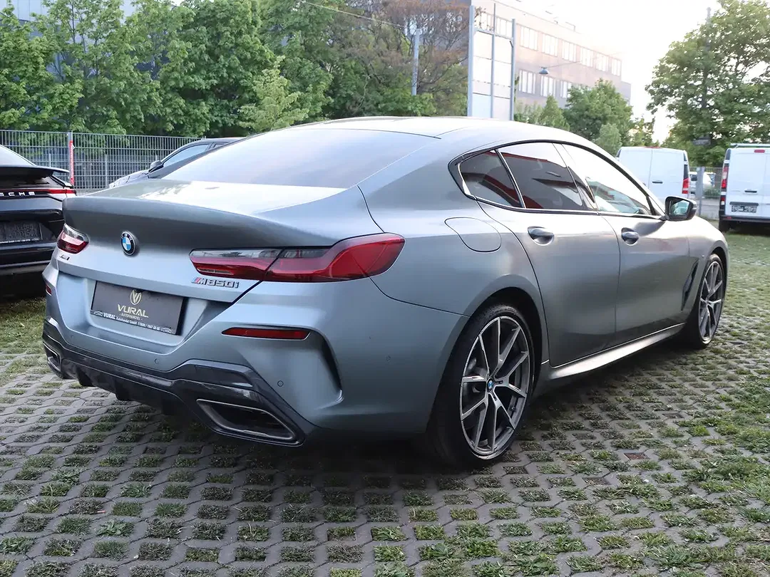BMW M850 xDrive - Thumbnail 3