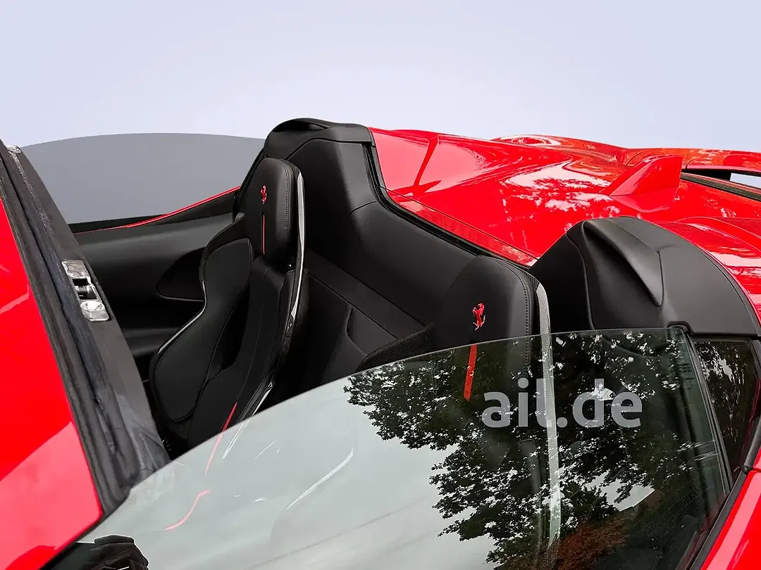 Ferrari SF90 Spider - Thumbnail 11