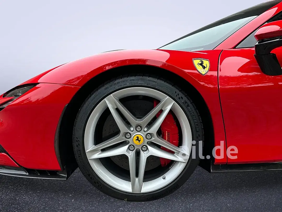 Ferrari SF90 Spider - Thumbnail 14