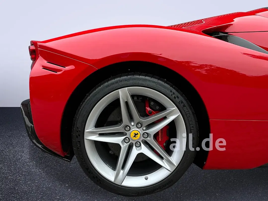 Ferrari SF90 Spider - Thumbnail 5