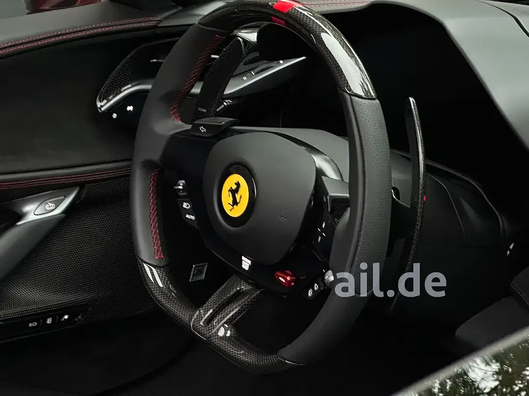Ferrari SF90 Spider - Thumbnail 6