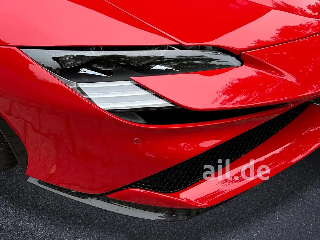 Ferrari SF90 Spider - Thumbnail 7