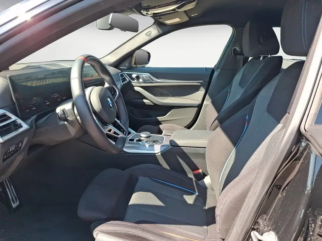 BMW i4 xDrive M60 - Thumbnail 10