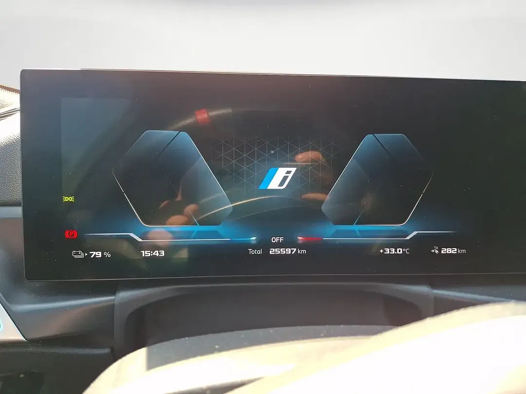 BMW i4 xDrive M60 - Thumbnail 11