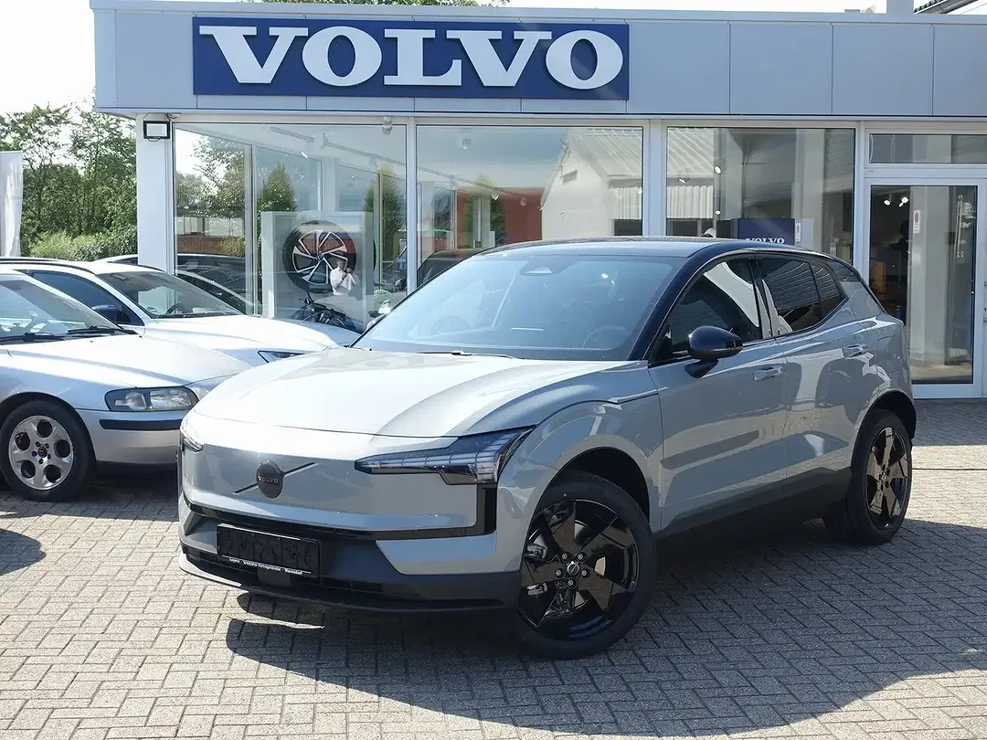 Volvo EX30 Edition Plus - foto 1