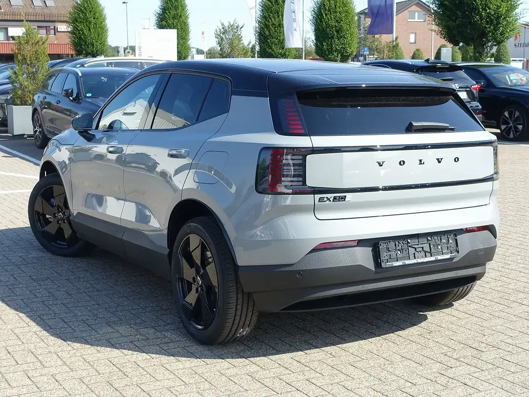 Volvo EX30 Edition Plus - Thumbnail 3