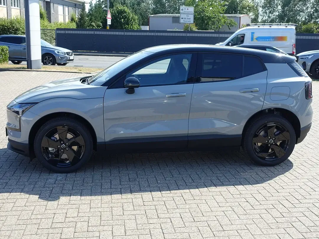 Volvo EX30 Edition Plus - Thumbnail 5