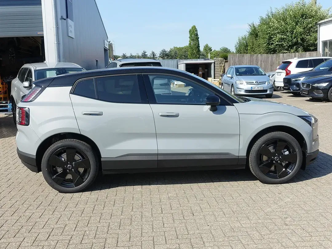 Volvo EX30 Edition Plus - Thumbnail 7