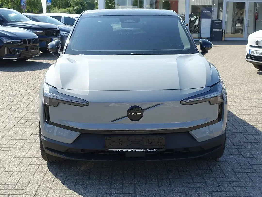 Volvo EX30 Edition Plus - Thumbnail 8