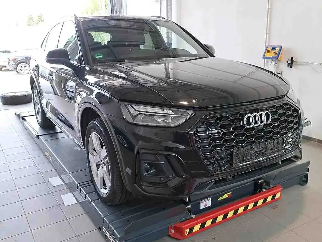 Audi Q5 50 TDI quattro Sportback S line - Thumbnail 2