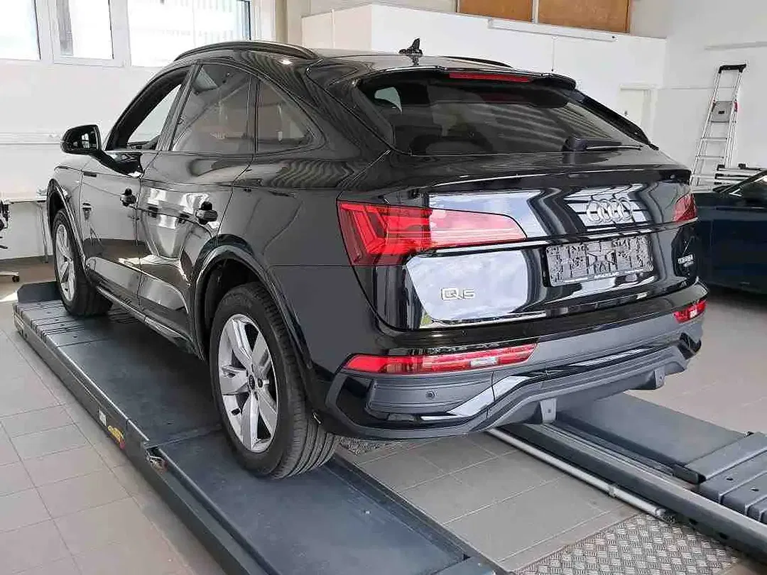 Audi Q5 50 TDI quattro Sportback S line - Thumbnail 3