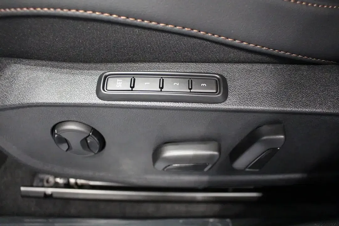 CUPRA Leon TSI DSG DCC VZ2 - Thumbnail 13